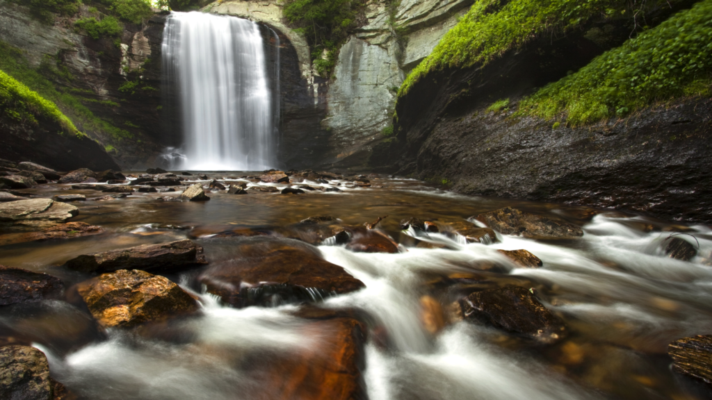 Looking Glass Falls | Brevard Waterfalls Guide